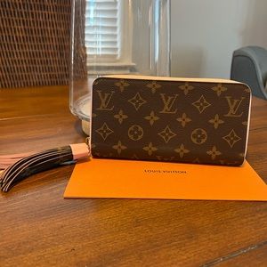Louis Vuitton Zippy wallet with tassel (Pompon)
